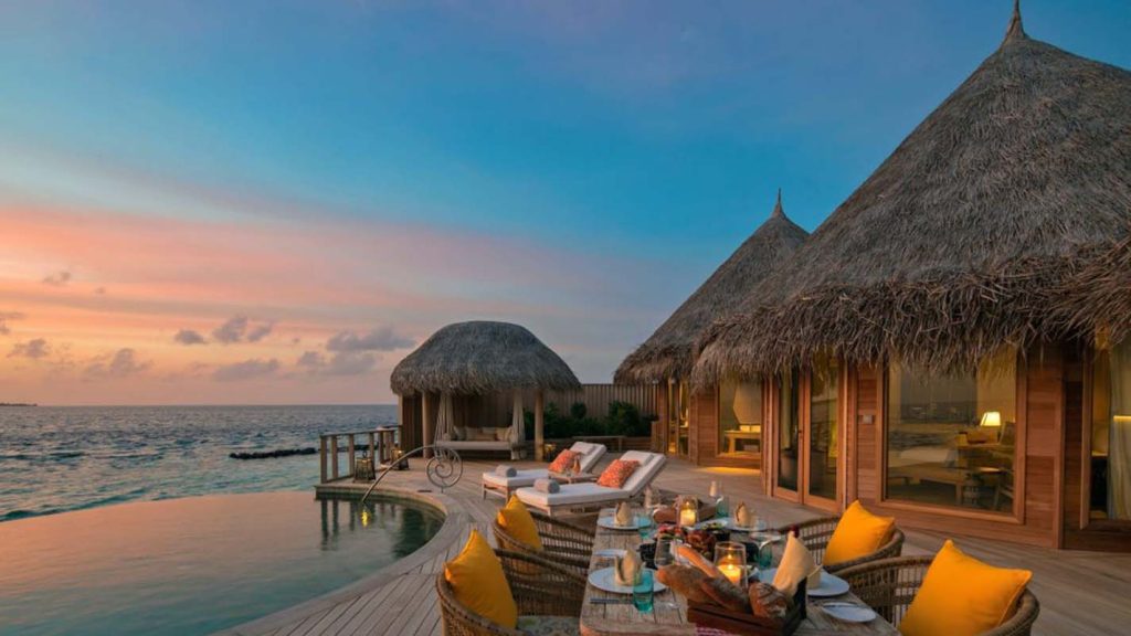 Maldives’ Luxurious Retreats: An Extravagant Experience in Overwater Villas